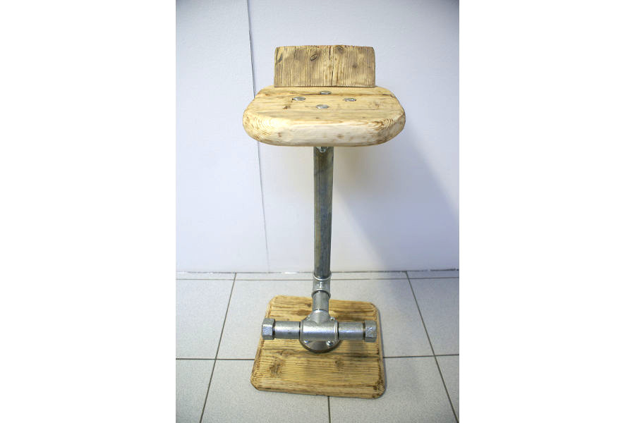 Sgabello in legno di recupero e acciaio (XT-SED001)