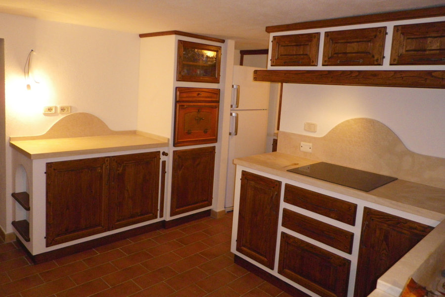Cucina angolare in finta muratura (PP-CFM008)