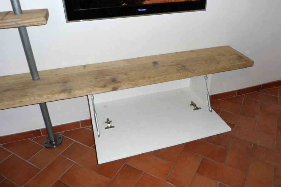 Libreria in legno di recupero e tubi in acciaio (XT-LIB002)