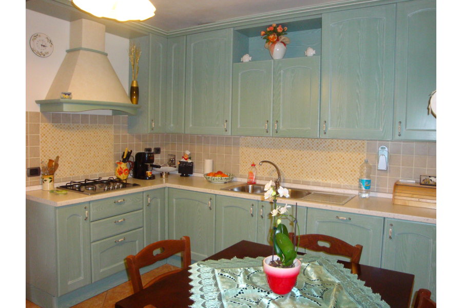 Cucina classica laccata decapata (PP-CC008)