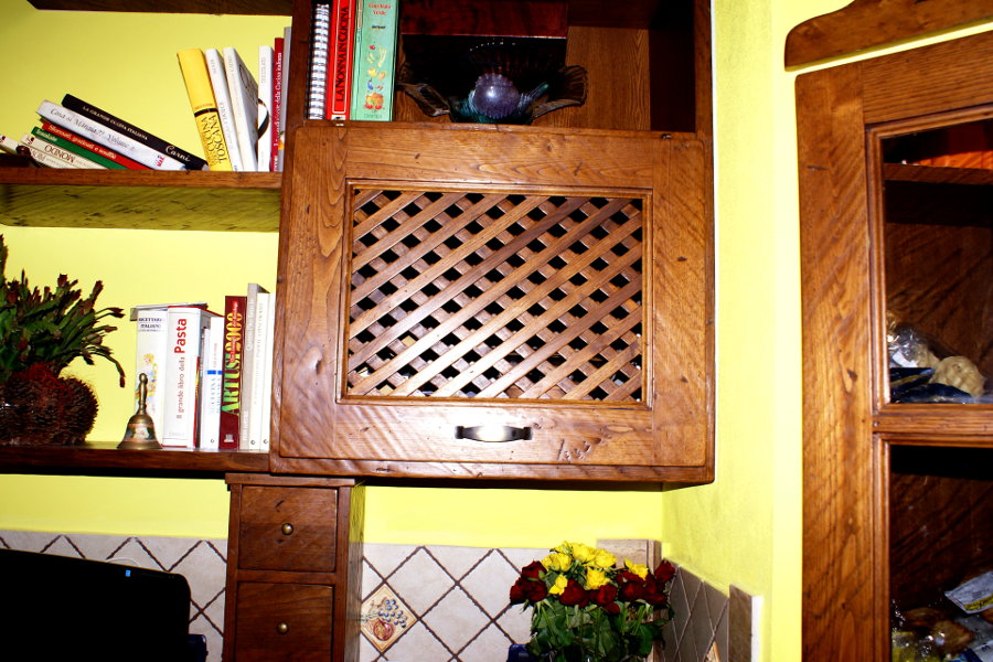 Cucina in finta muratura (PP-Cucina in finta muratura (PP-CFM012) - dettaglio del pensile