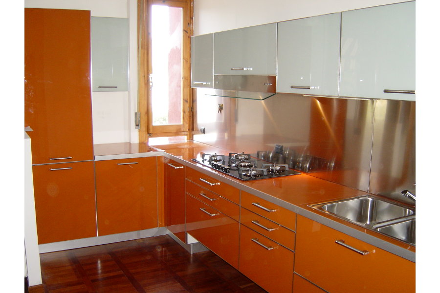 Cucina moderna in vetro (AL-CUC004)