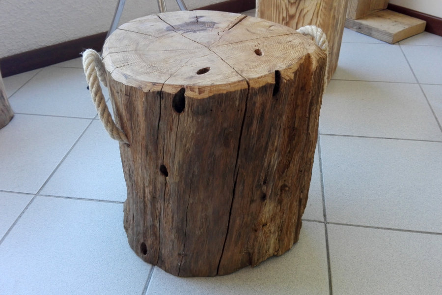 Sgabello in legno di recupero (XN-SED006)