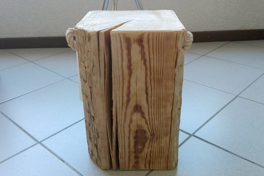 Sgabello in legno di recupero (XN-SED008)