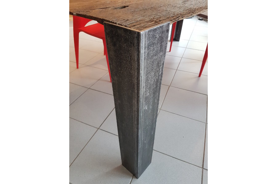 Tavolo moderno con piano in rovere (ZV-TAV004)