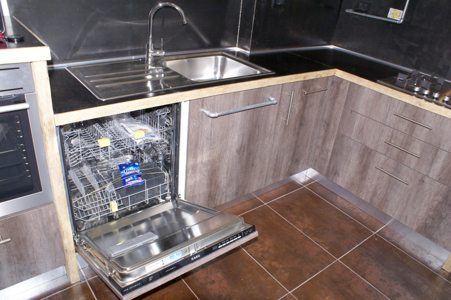 Cucina in legno di recupero e tubi in acciaio in stile industriale (XT-CUC003)