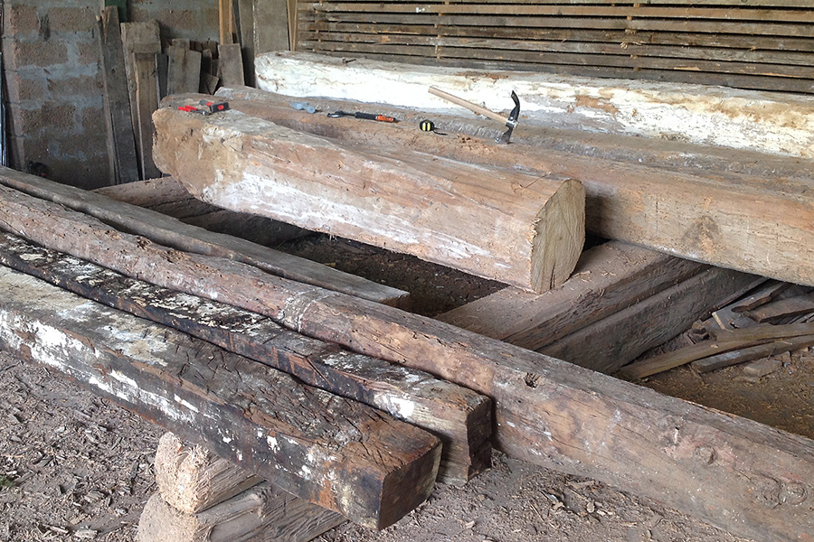Legno vecchio: travi, tronchi, tavoloni, assi (XN-VAR001)