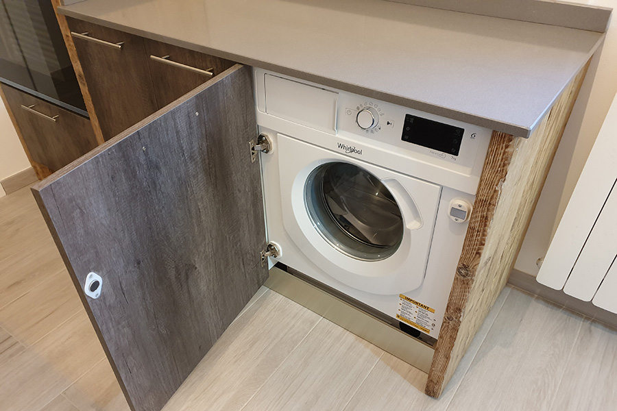 Cucina in legno di recupero e tubi acciaio (XT-CUC006)