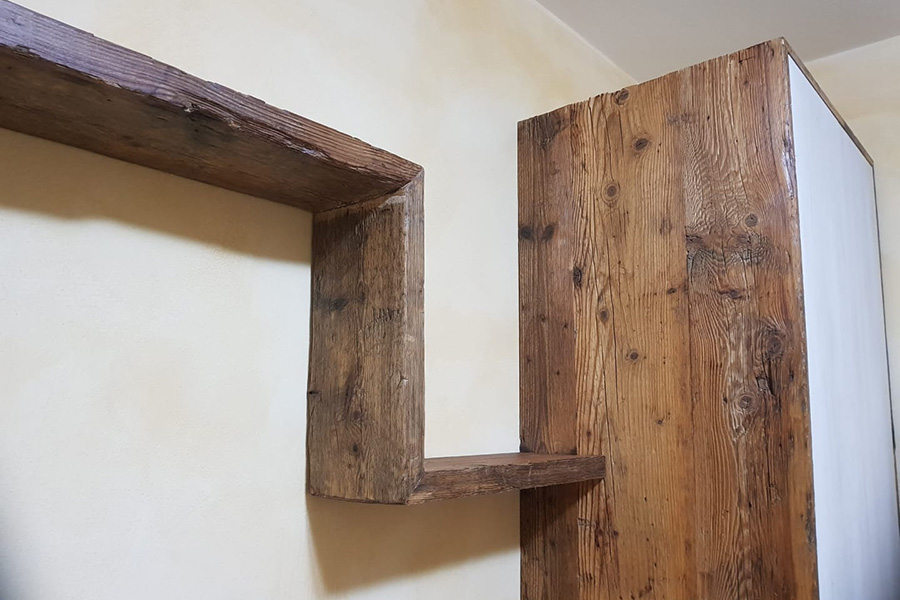 Composizione in legno di recupero - dettaglio