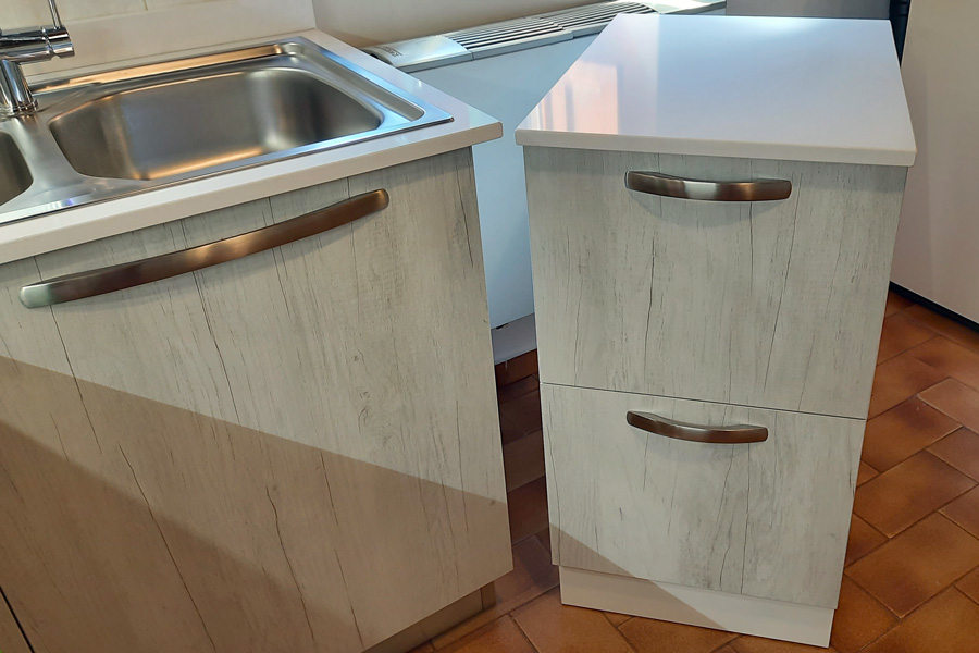 Cucina (XN-CUC009): mobiletto su ruote