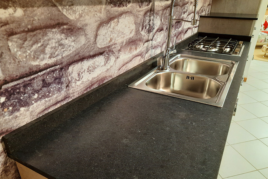 Top cucina in cosmolite materiale riciclato