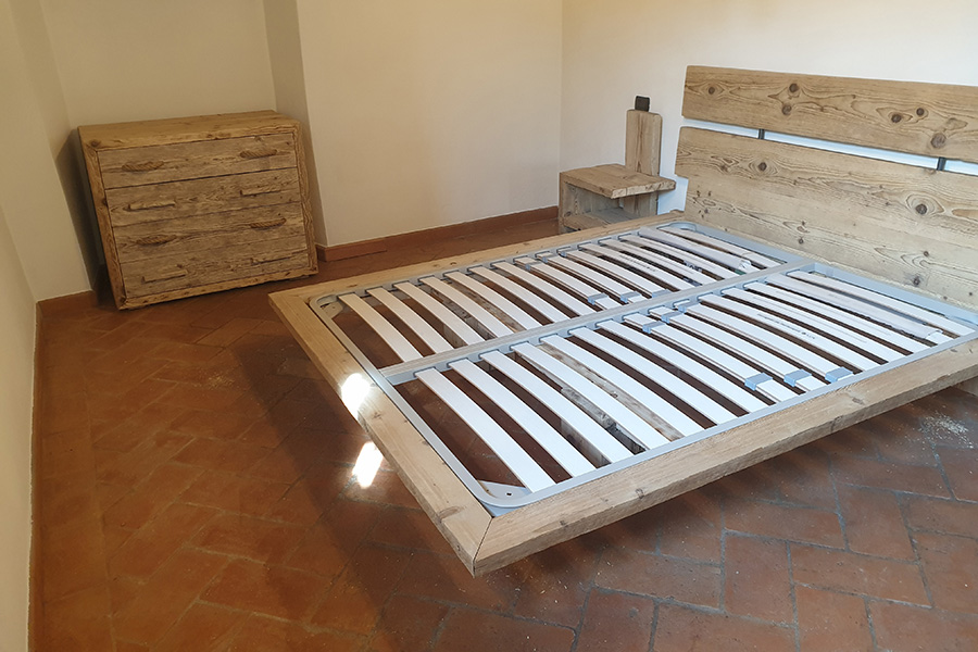 Gruppo letto in legno di recupero (XN-LET009)