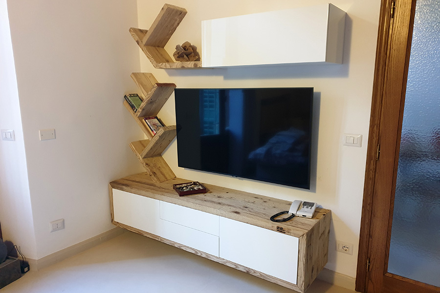 Mobile porta tv in legno vecchio XN-COM011