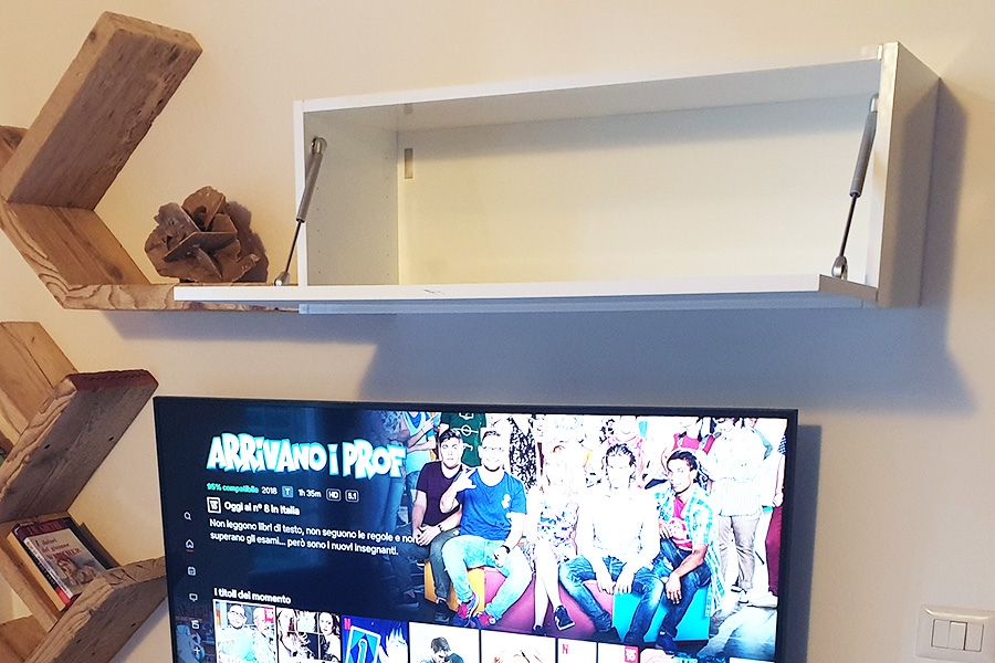 Mobile porta tv in legno vecchio XN-COM011