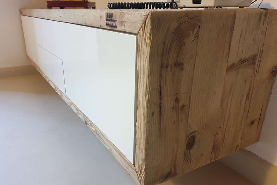 Mobile porta tv in legno vecchio XN-COM011