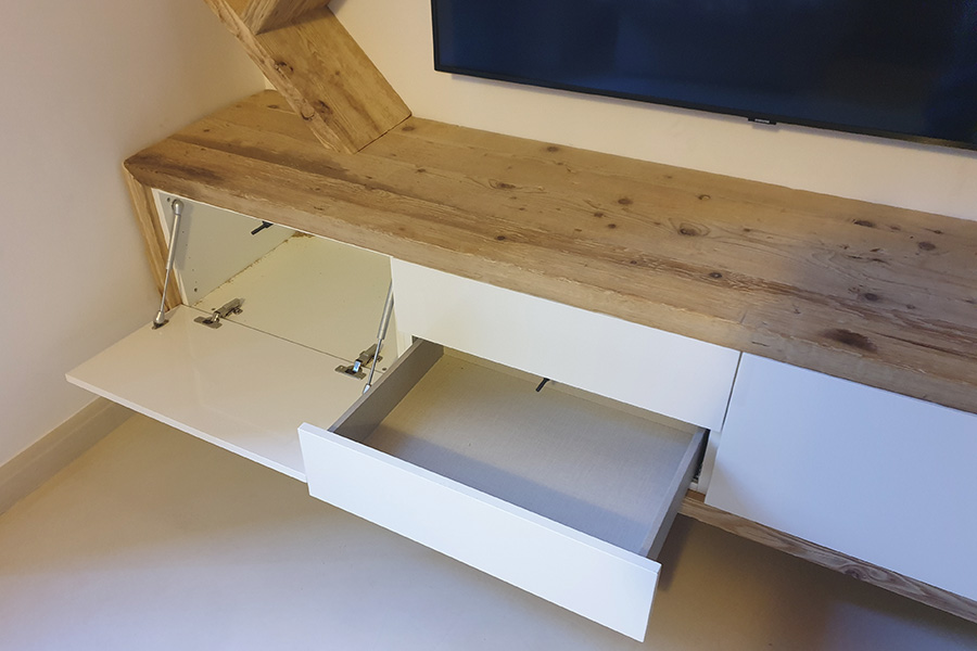 Mobile porta tv in legno vecchio XN-COM011