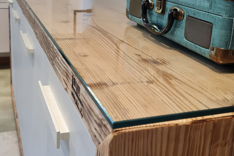 Soggiorno in legno di recupero e ferro XT-COM020