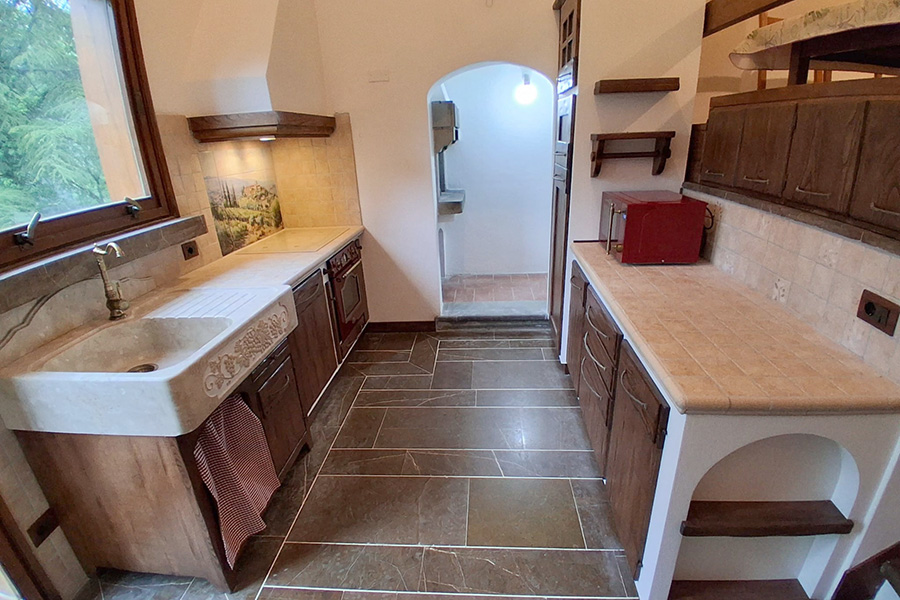 Cucina in finta muratura frontali castagno (PP-CFM051)
