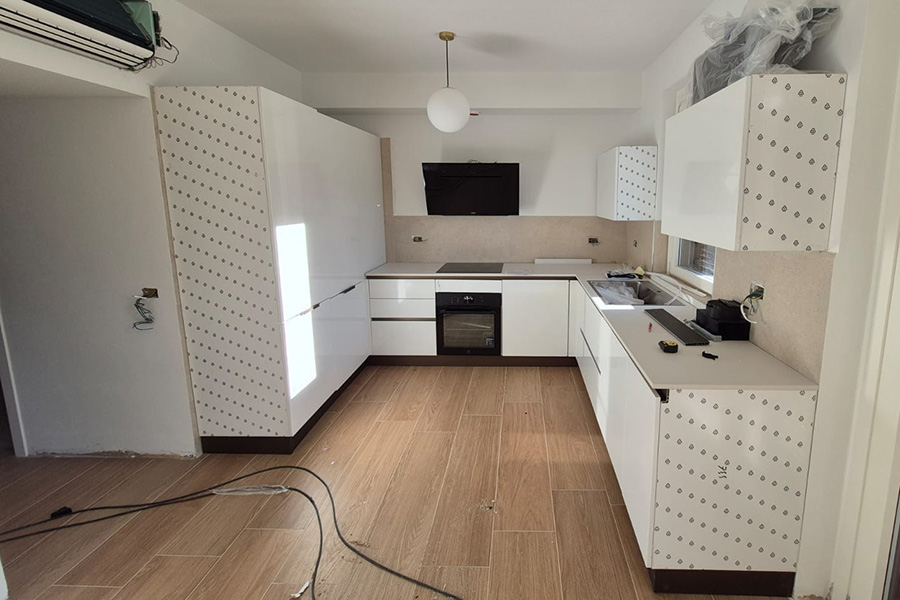 Cucina moderna bianca opaca